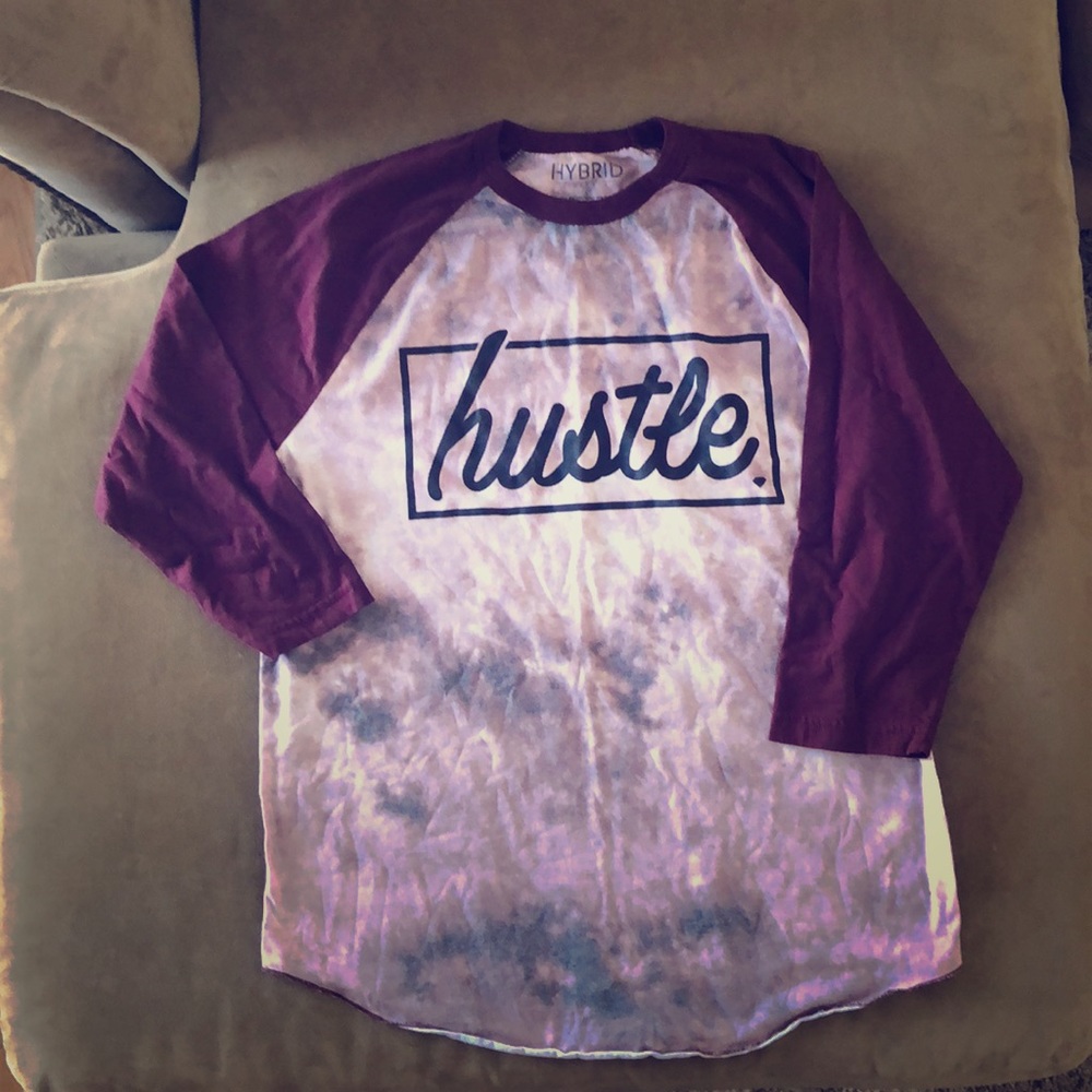 Men’s Hybrid baseball type t shirt. Size L